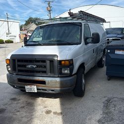 2011 Ford E-350
