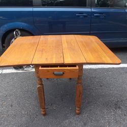  Oak Vintage Federal Table 