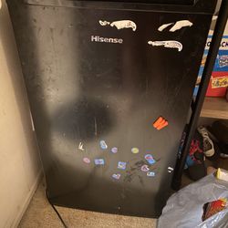 Hi Sense Mini Fridge