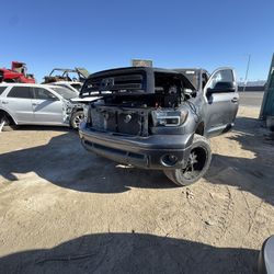 2012  toyota tundra  4.6  FOR PARTS ONLY!!!!
