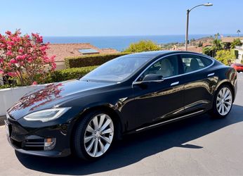 2016 Tesla Model S, Black with Gray Leather Interior, Excellent Condition!