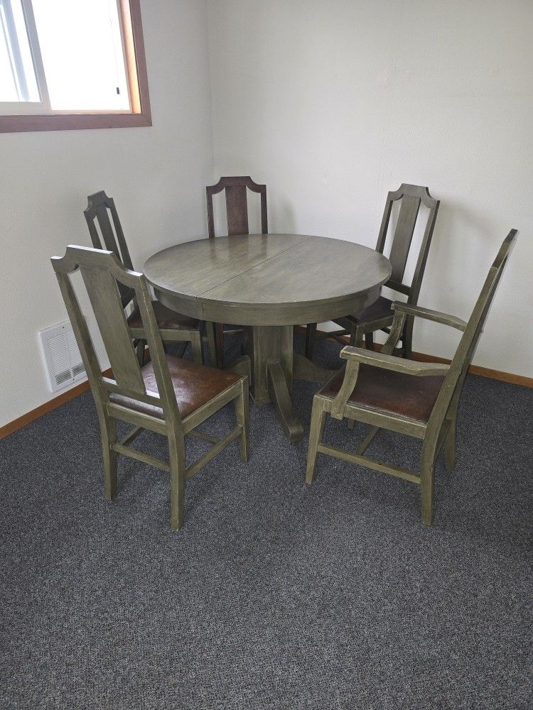 Table And Chairs Antique older Table And Chairs