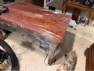 Free Marbelized wood table