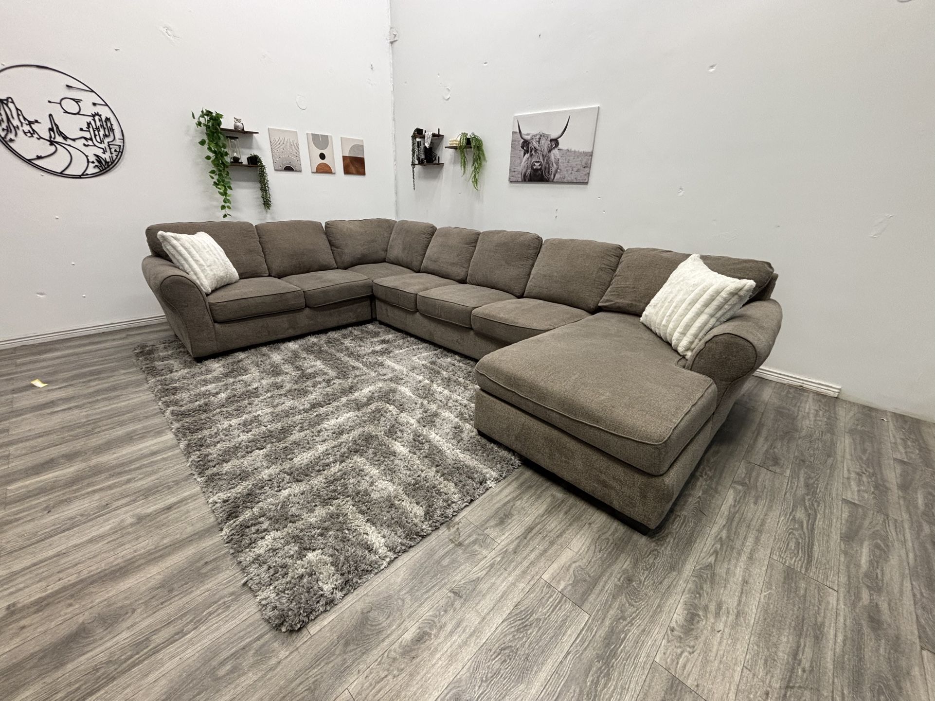 Sectional Couch - Free Delivery
