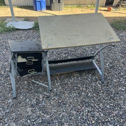 Artist Table