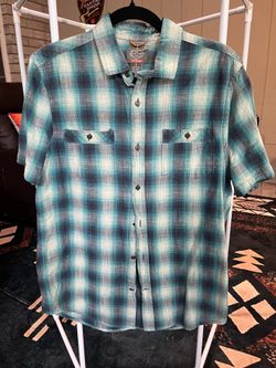 Men’s Medium short sleeve button up shirts
