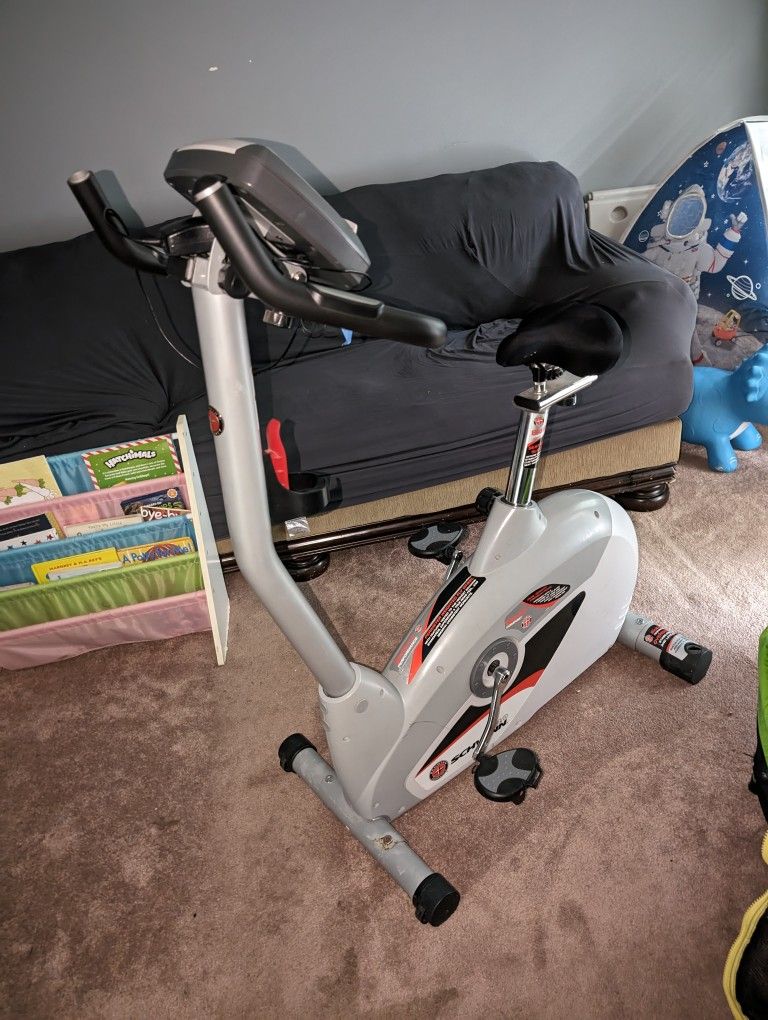 Schwinn  140 Upright Exercise Bike 