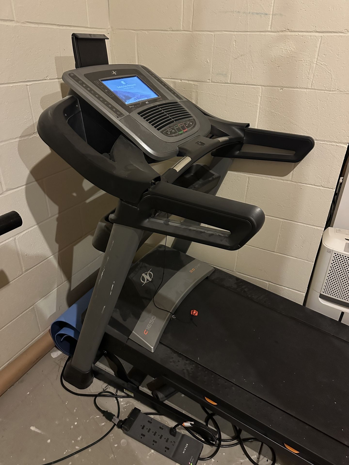 Nordic Track C 1650 Treadmill