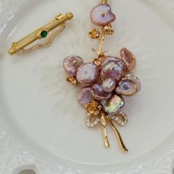 Handmade Keshi Petal Pearl Detachable Flower Pendant/Brooch