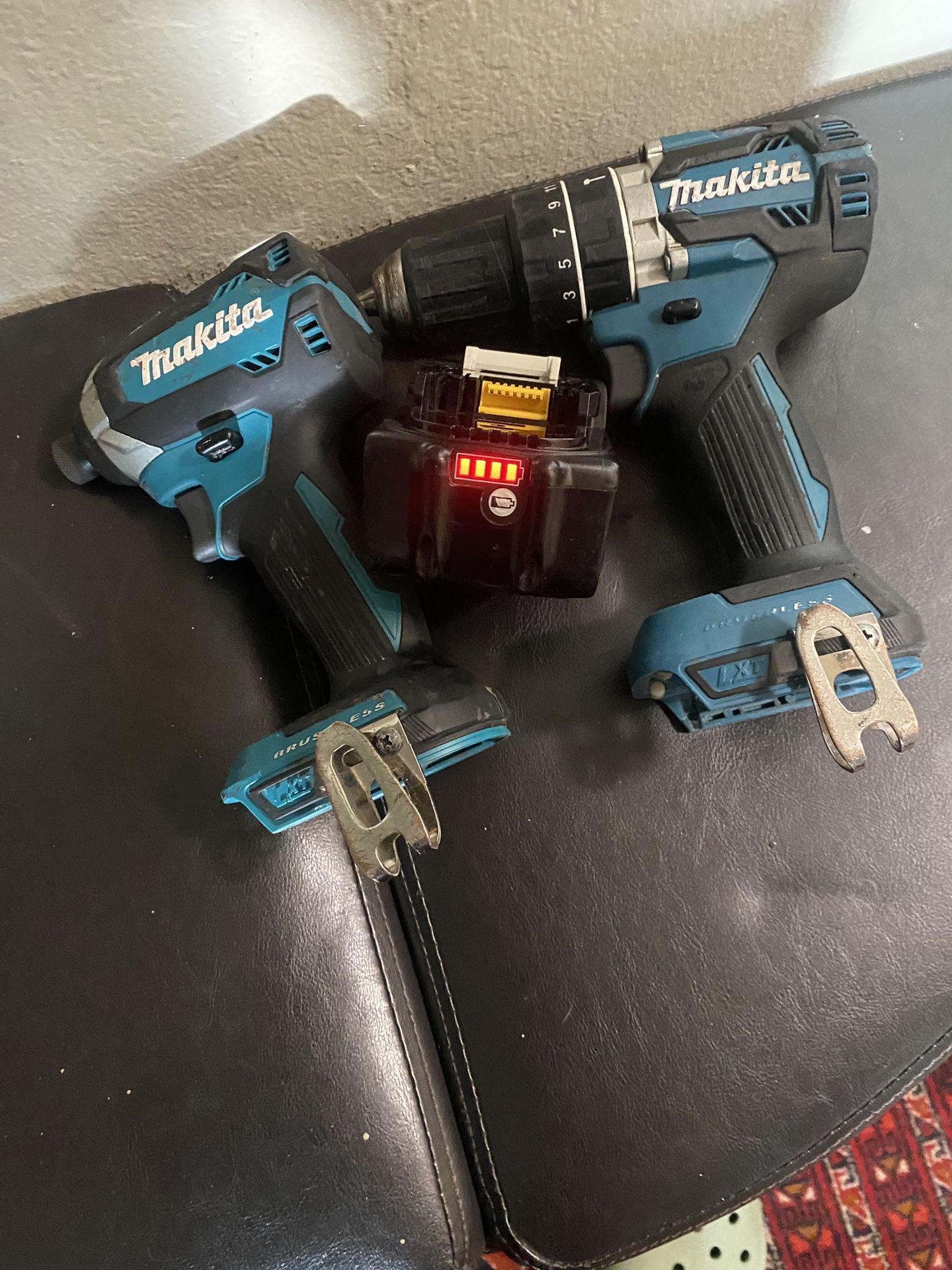 Makita Conbo Used  Ammer  Drill Impact And Batteri