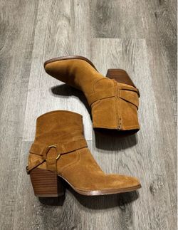 MICHAEL KORS Women's GOLDIE GOLD LOGO ACORN SUEDE WESTERN ANKLE BOOTS Size 6