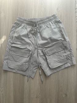Fashion Nova grey men’s cargo shorts
