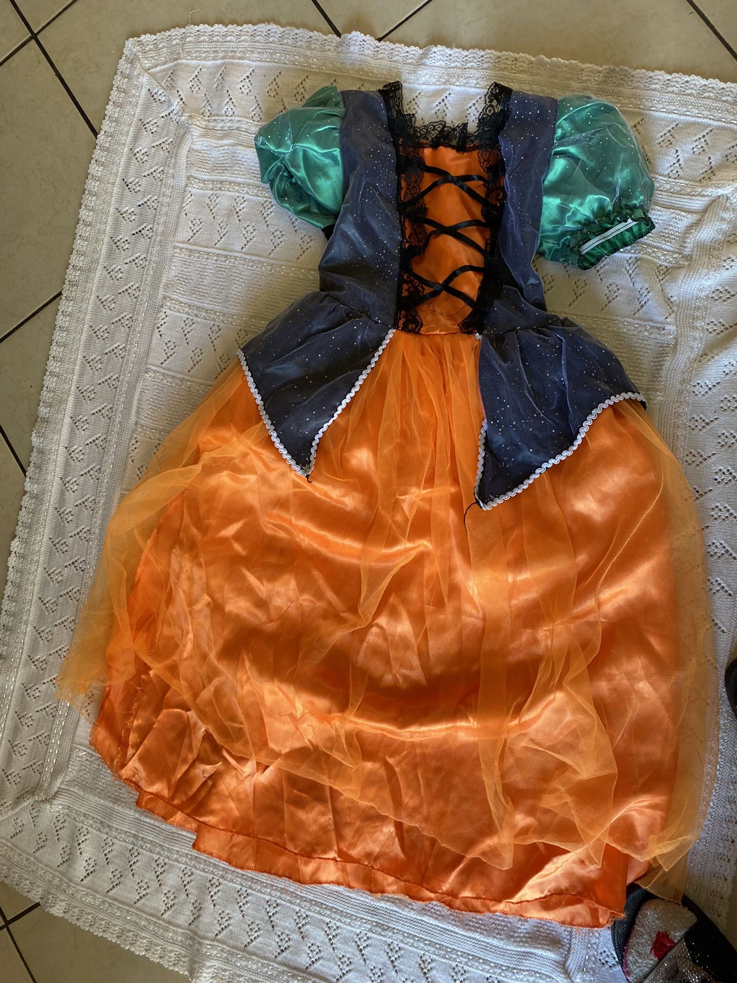Size4-5 Used In Good Condition $10
