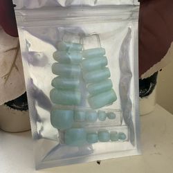 Glow In The Dark Press On Nails