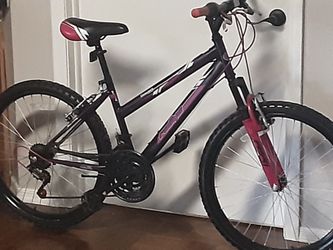 Great Gift 🚴‍♀️🚴‍♀️24 Mountain Blke 18spd🚴‍♀️🚴‍♀️ Fit 4 6- 5 5 PERFECT