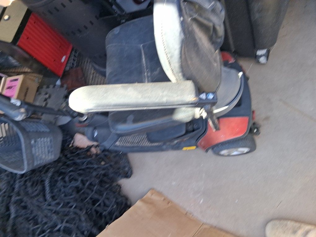 Jazzy Chsir Electric Scooter Runs Well