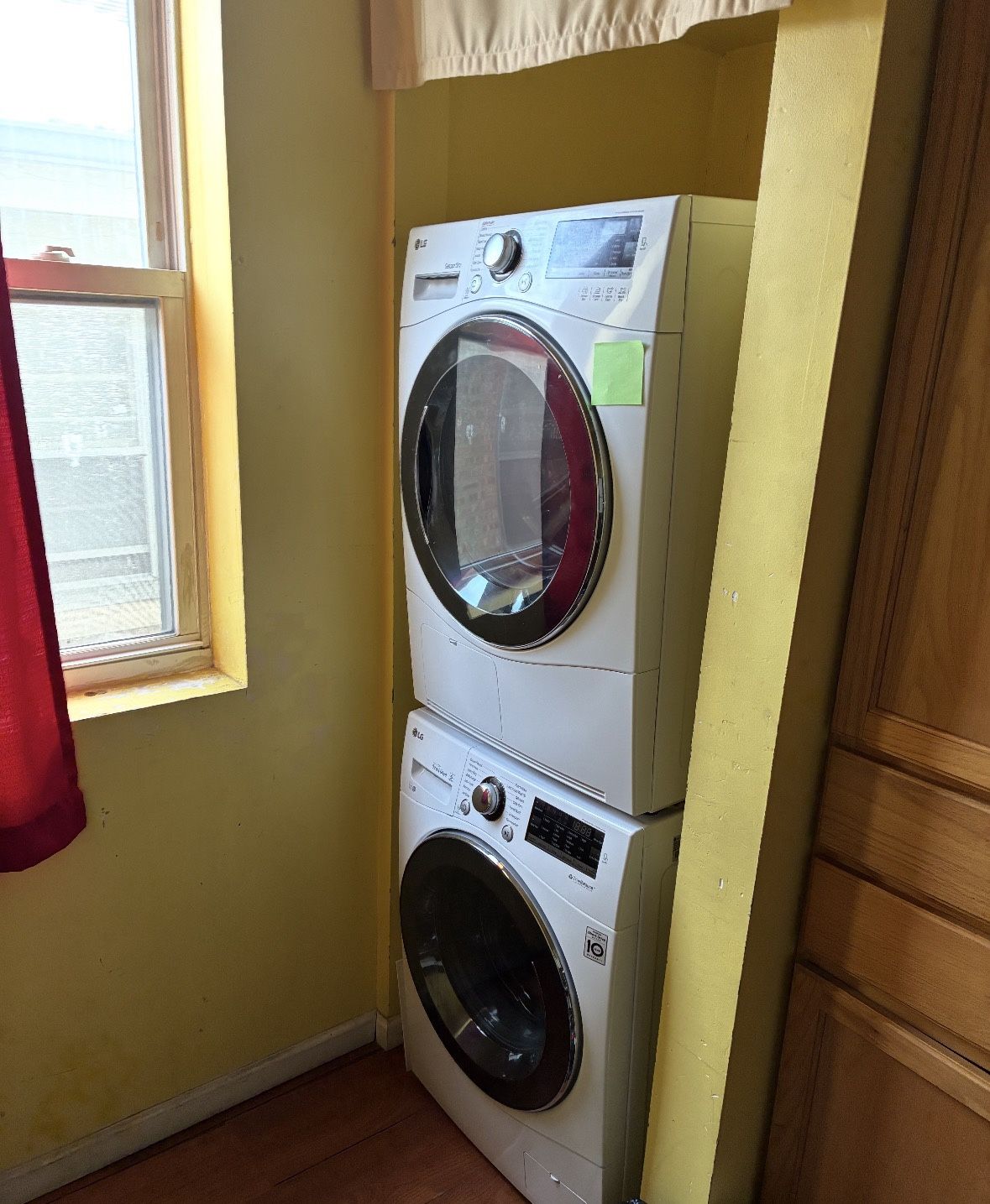 LG Washer & Dryer (White)