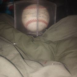 Mickey Mantle 536 Home Run Autographed Baseball Rest