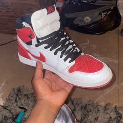 Jordan 1’s Red,black,white 