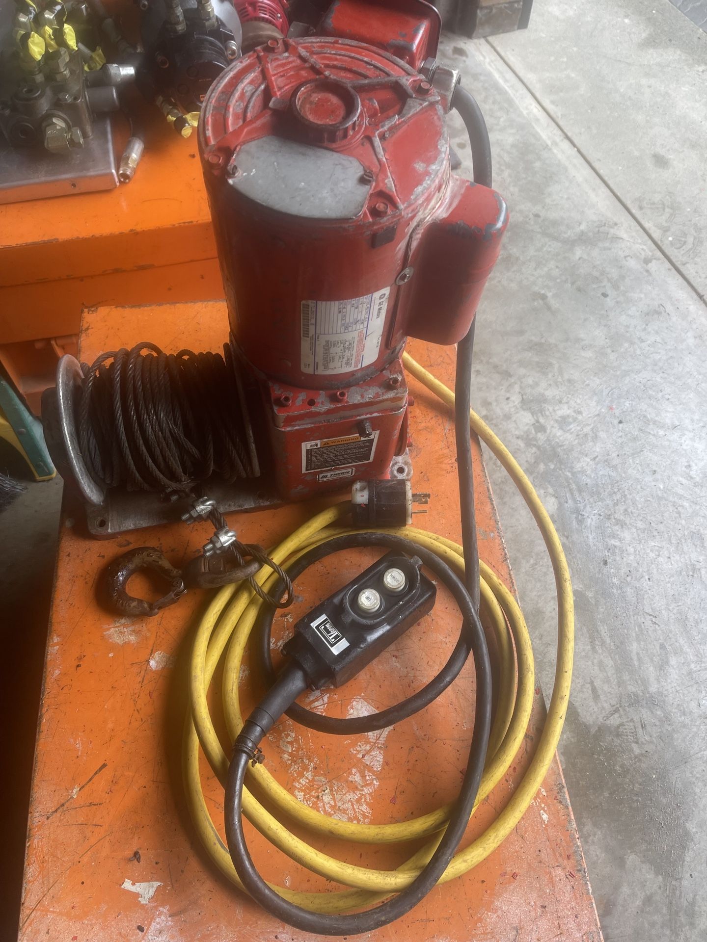 THERN Electric Winch 2000lb