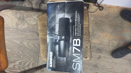SHURE SM7B