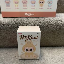 Duo duo Have A Seat Secret Rare 1/72 Popmart 