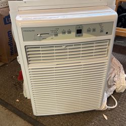 Frigidaire 8000btu Air conditioner 