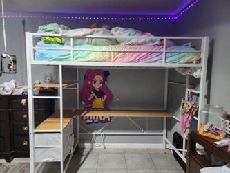 Bunkbed with desk