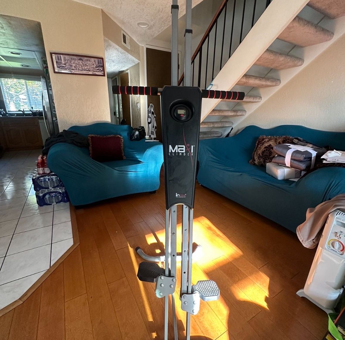 MaxiClimber Vertical Climber Combines Resistance Training