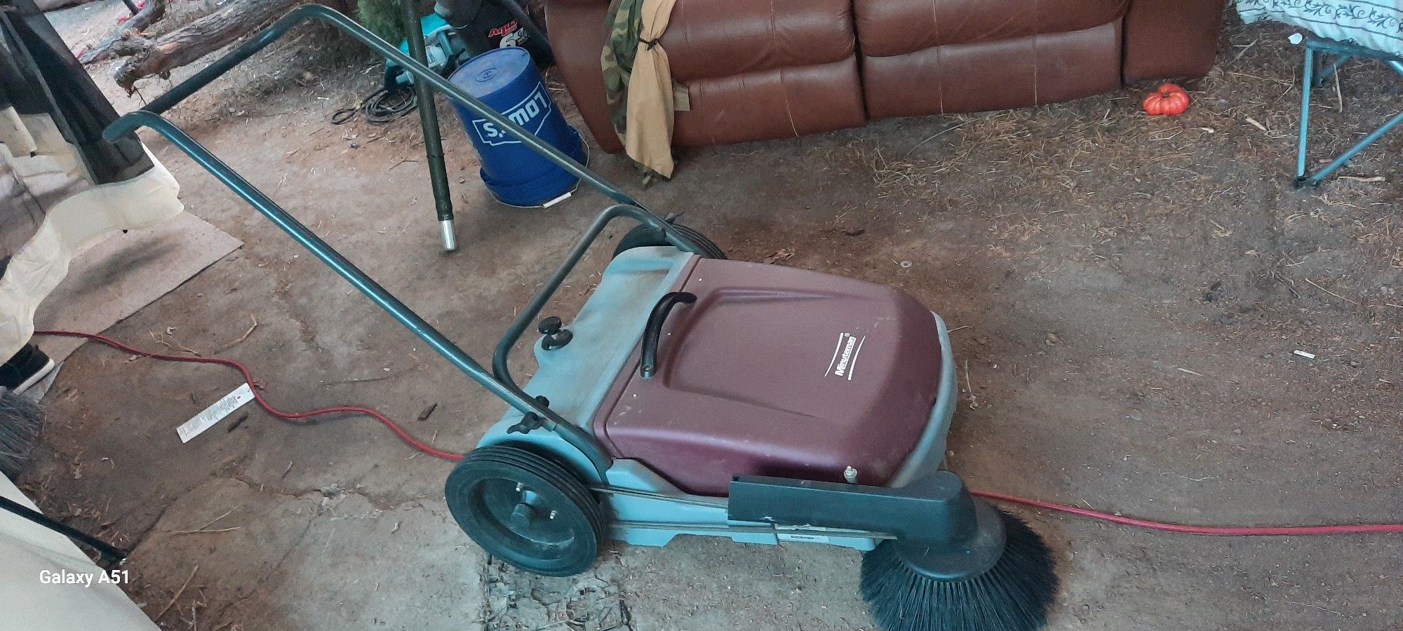 Minuteman Kleen Sweep 27.. Push Sweeper..