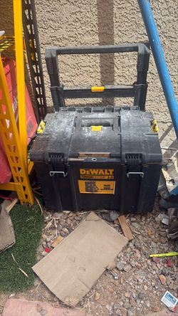 DEWALT ToughSystem 2.0 Tool Box