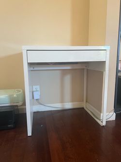 Kids desk