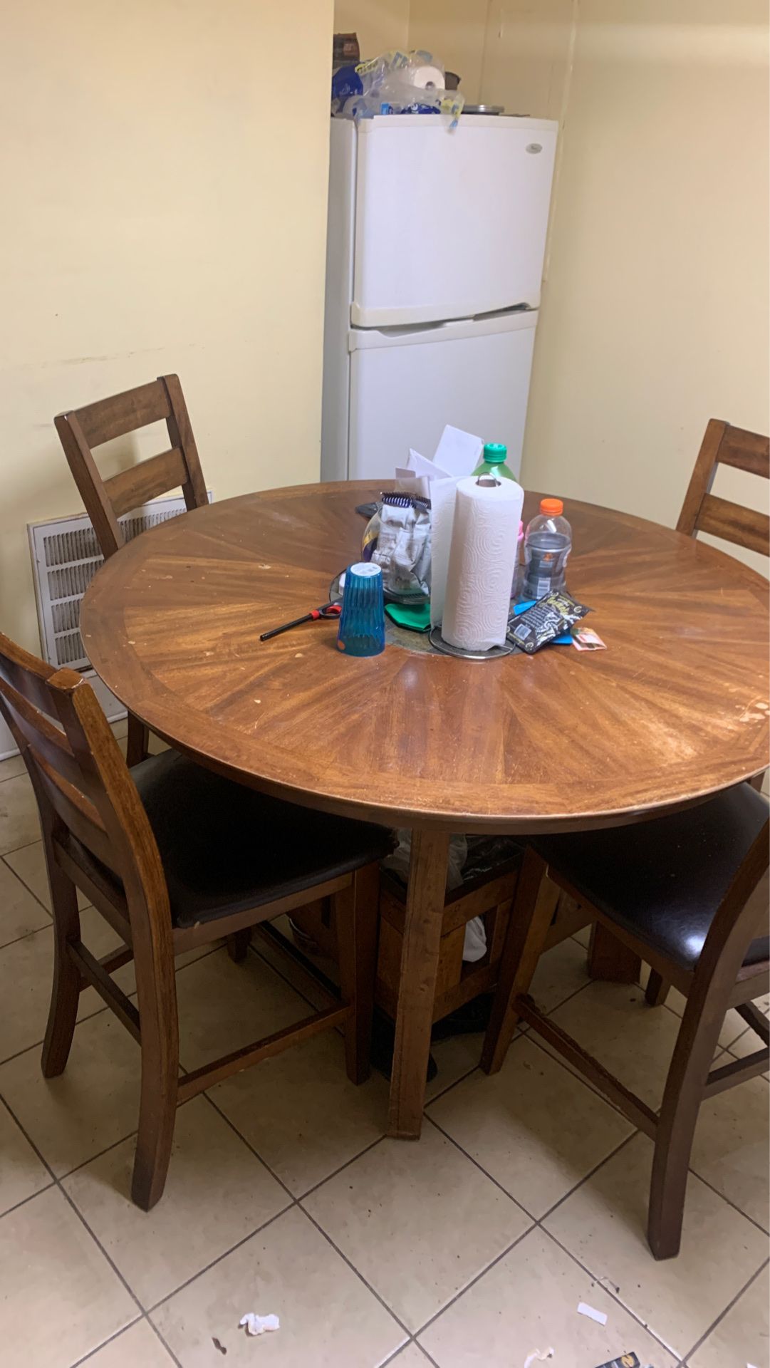 Kitchen Table!! Everything Must Go!!