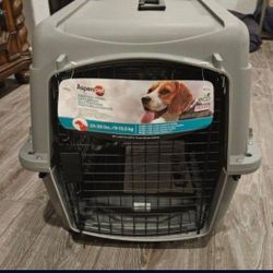 New Enclosed Dog Kennel 28 Inch