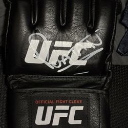 Alex “Poatan” Pereira Autograph UFC Official Glove PSA CO