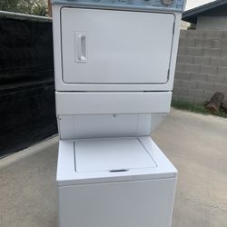 Electric Whirlpool Washer/Dryer 