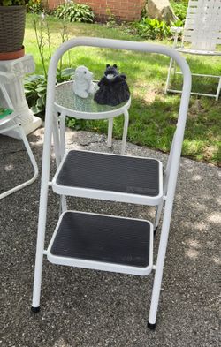 Kitchen step ladder