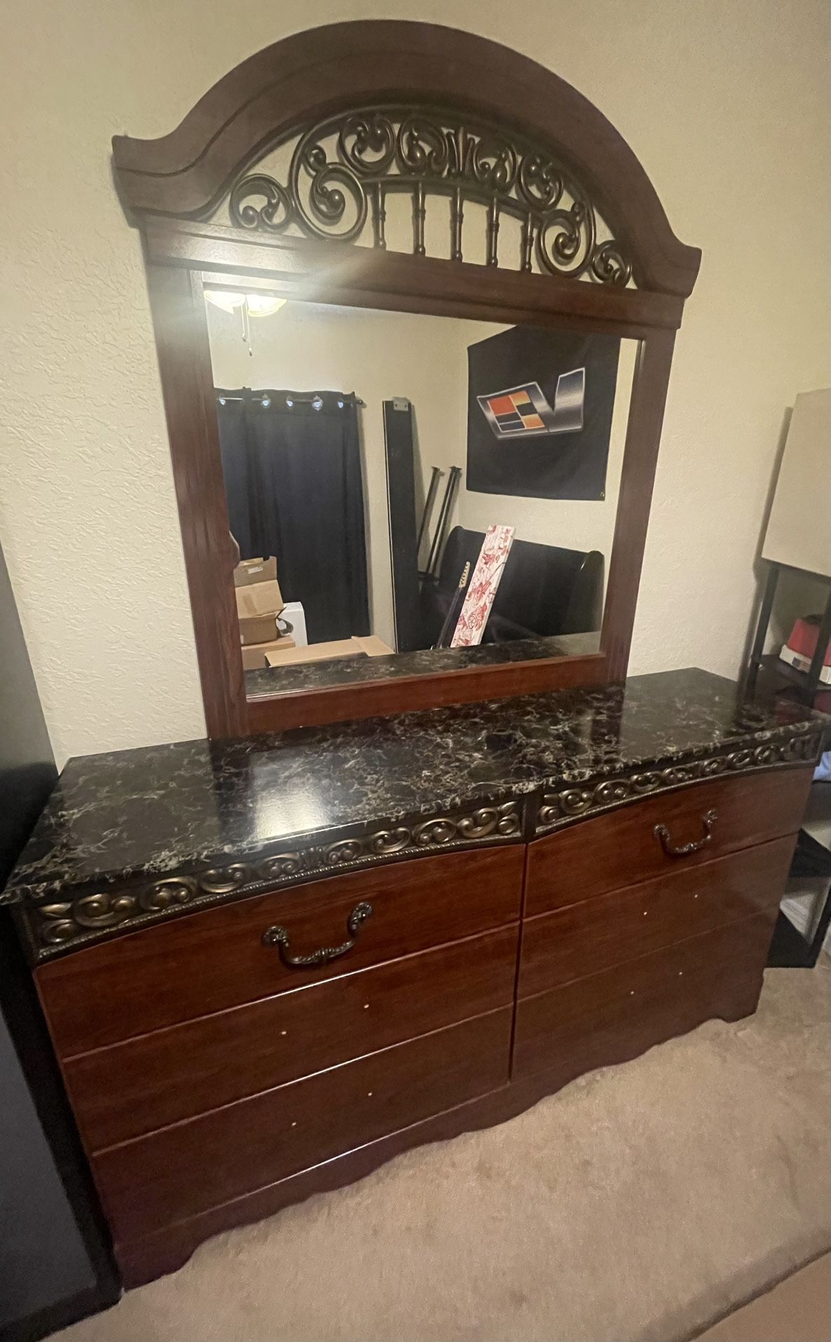 Dresser With Mirror