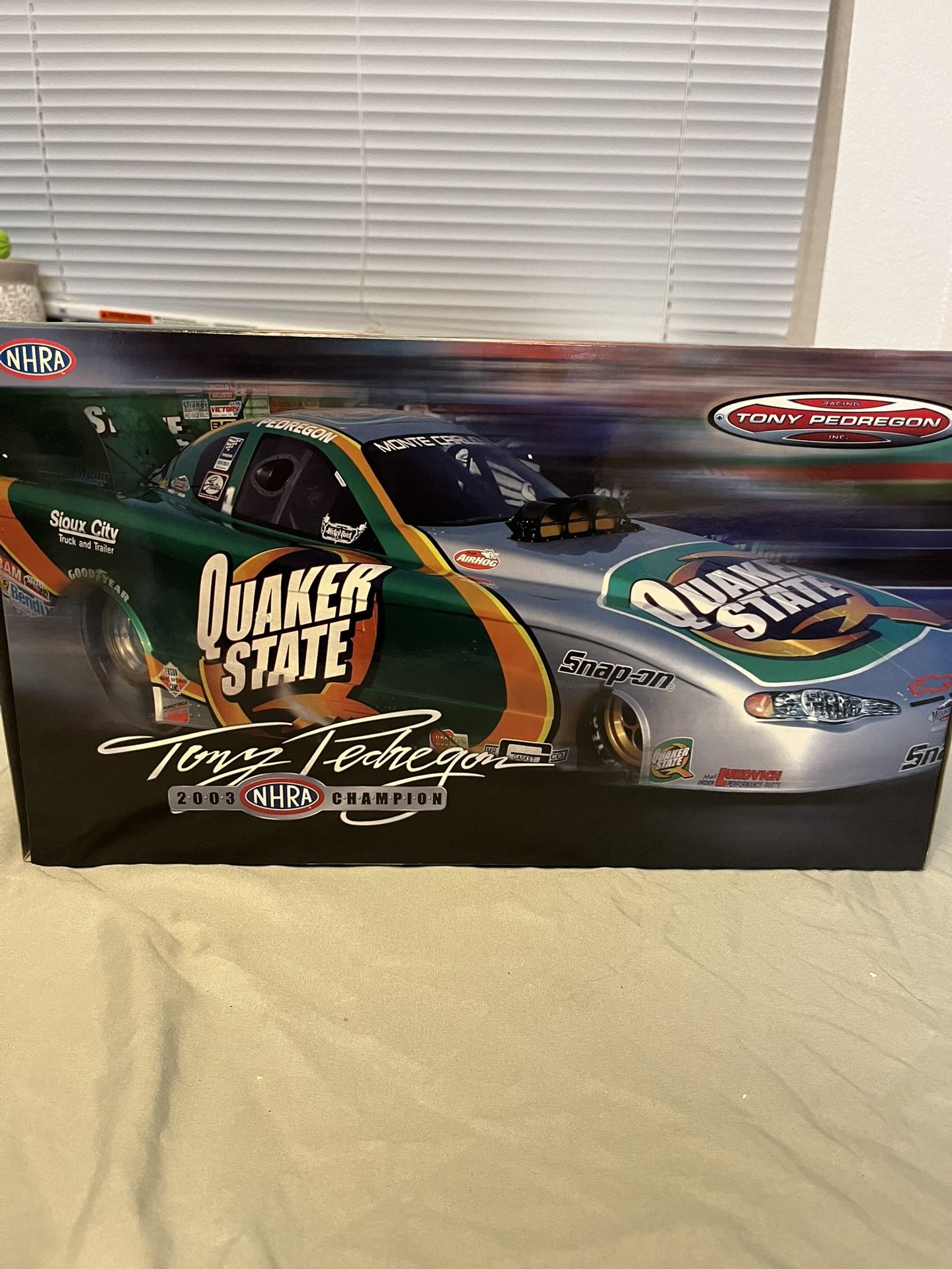 NHRA Tony Pedregon 1:16 MILESTONE Diecast Quaker State NITRO Funny Car