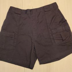 Weekender Travel Clothing Co. Shorts, size 40