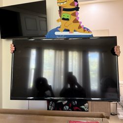 Insignia TV 43 Inches