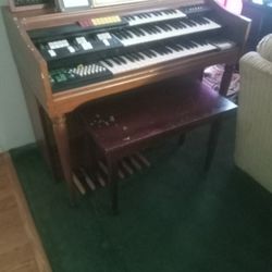 Wurlitzer Organ Good Condition 