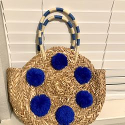 Pom Pom Straw Bag