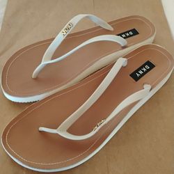 DKNY Women's 8.5 Thong Sandals White Brown