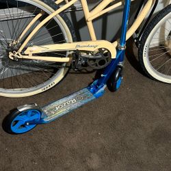 Blue Razor Scooter + 2 Helmets