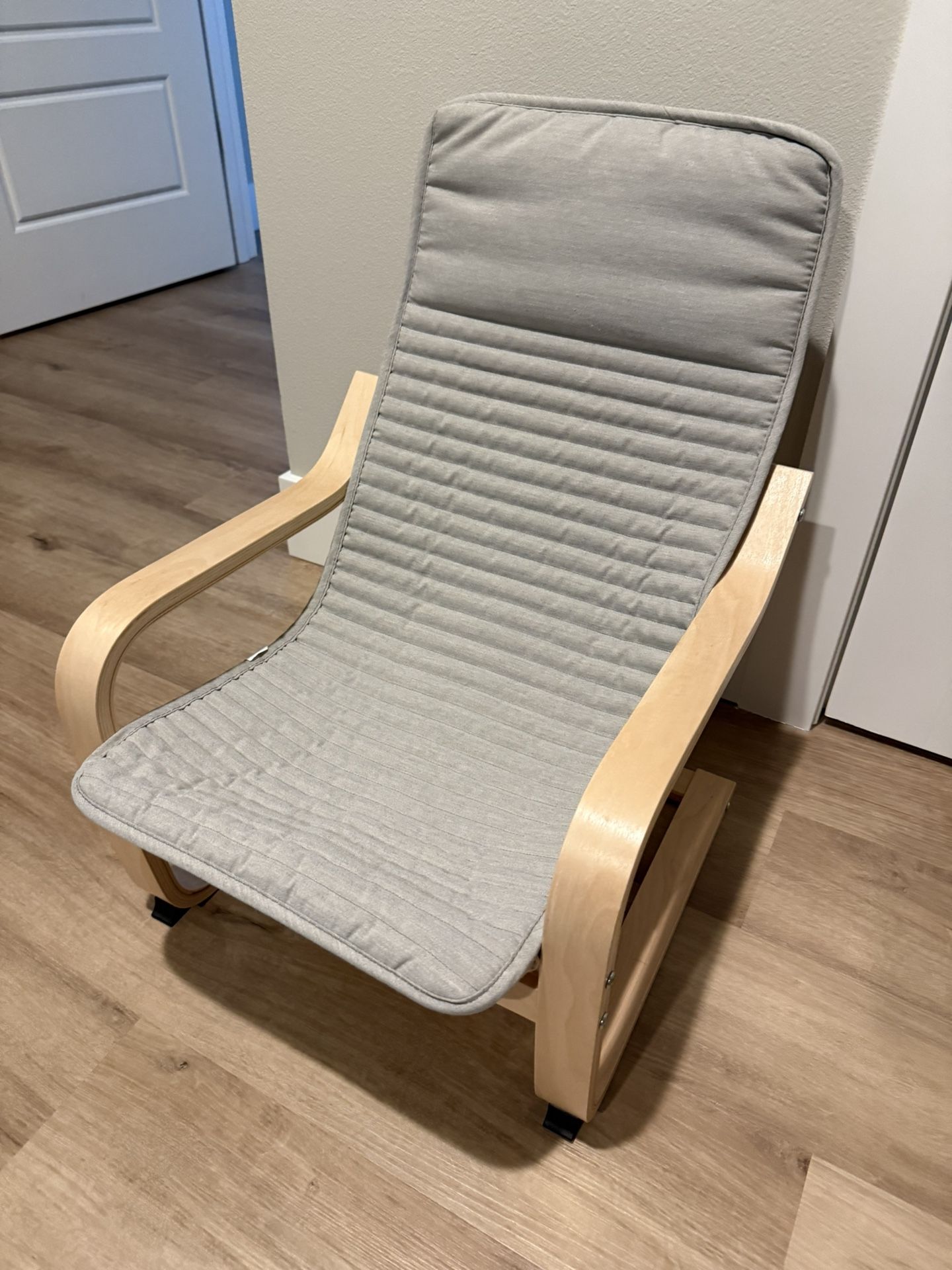 POÄNG Kid's armchair, birch veneer/Knisa light beige