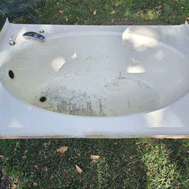 Large Sunkin Tub. $99 Or Best Offer 