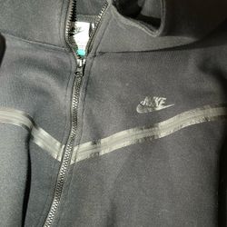 Black Nike Tech