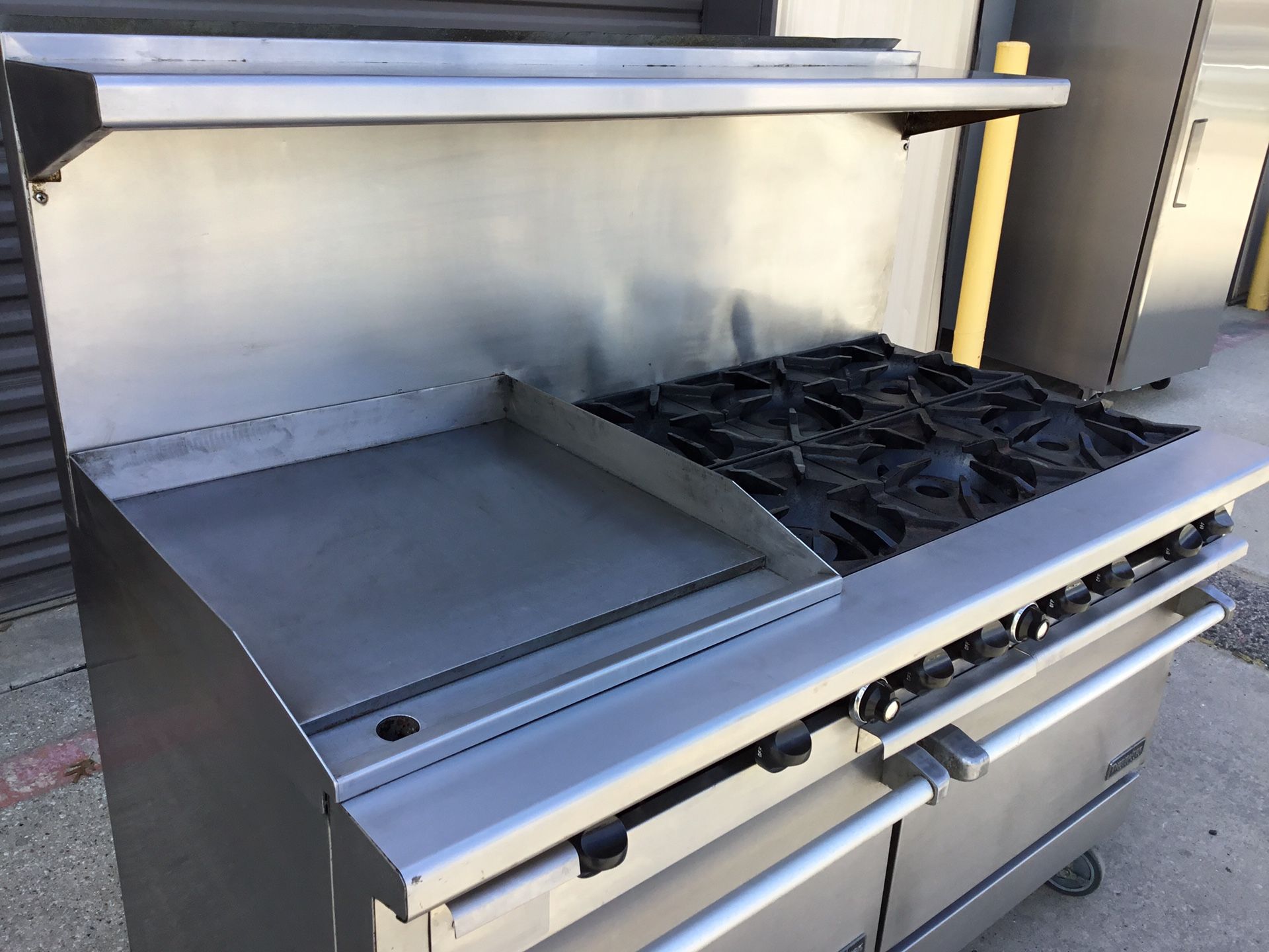THERMATEK TMD6024G62 60” GAS RANGE W/ 24" GRIDDLE, 6 BURNERS, 2