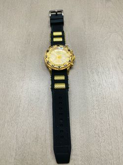 ZHOWE Men’s Analog Quartz Watch Gold Dial Gold Tone Case Black Rubber Strap
